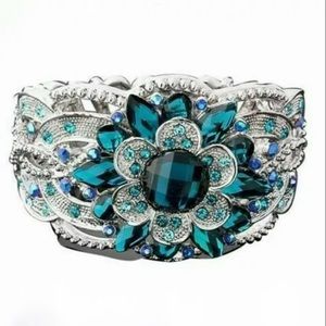 Gorgeous Silver Royal & Aquamarine Blue Sapphire Floral Blossom Ring!